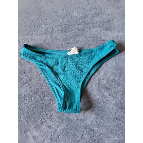 Cupshe swim bottom  - Picture 1 of 4